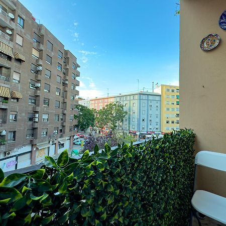 Rooms In Valencia Great Location In Shared Apartment Exterior photo