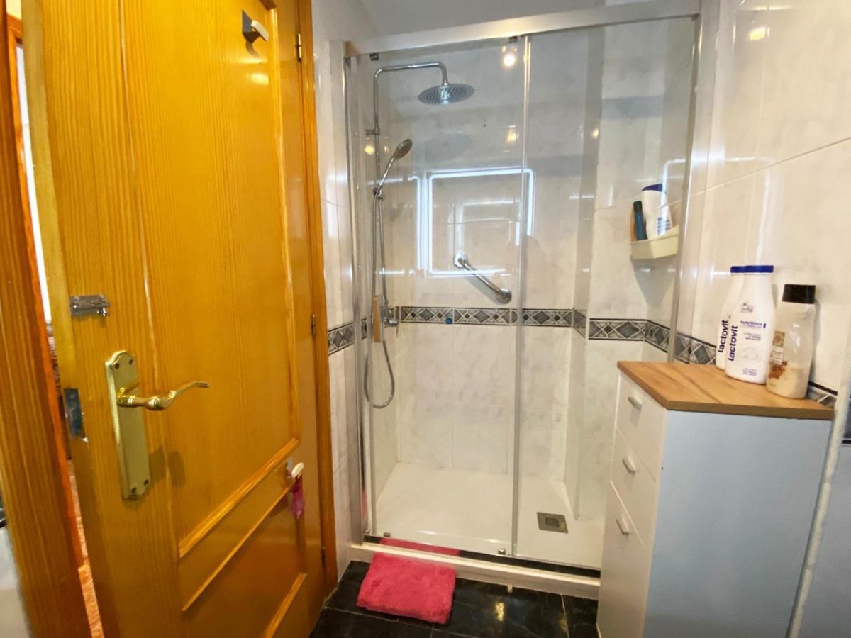 Rooms In Valencia Great Location In Shared Apartment Exterior photo