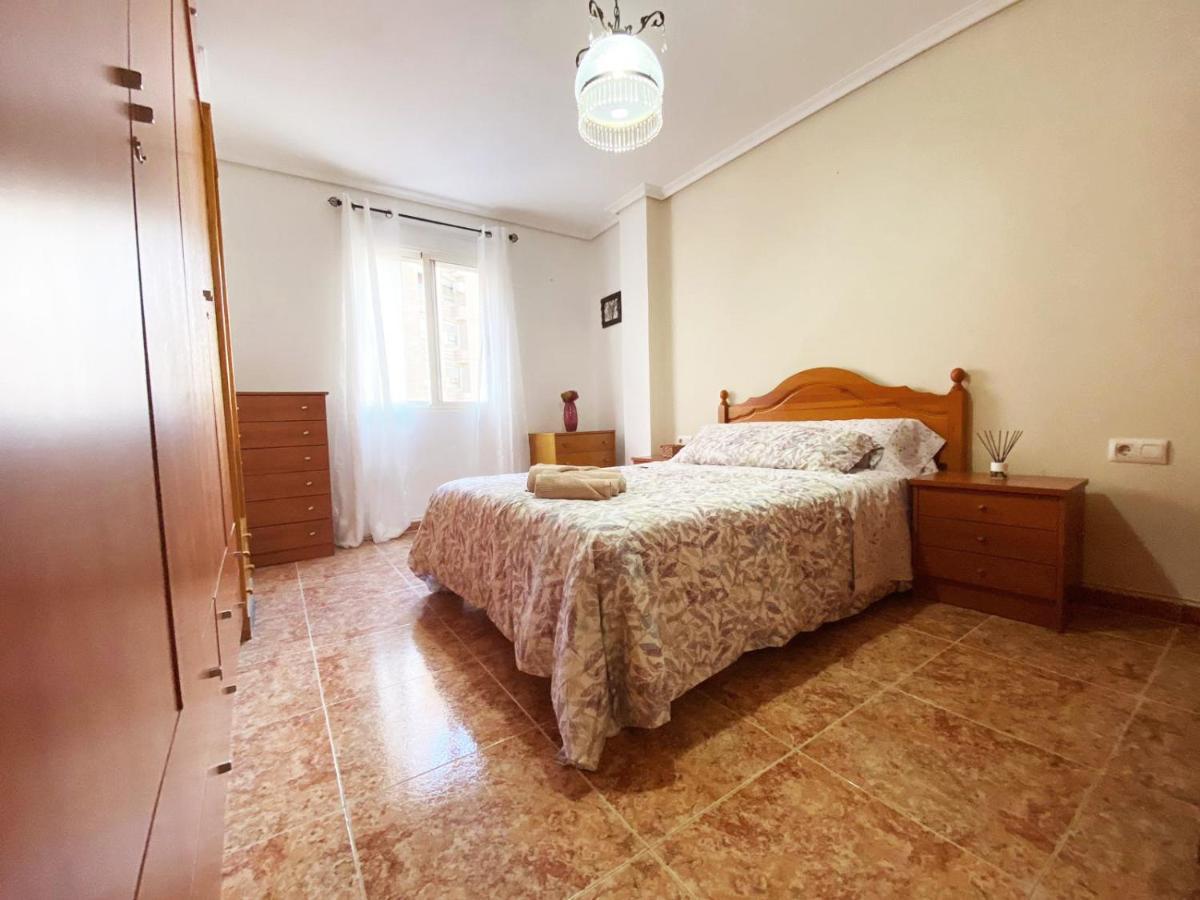 Rooms In Valencia Great Location In Shared Apartment Exterior photo